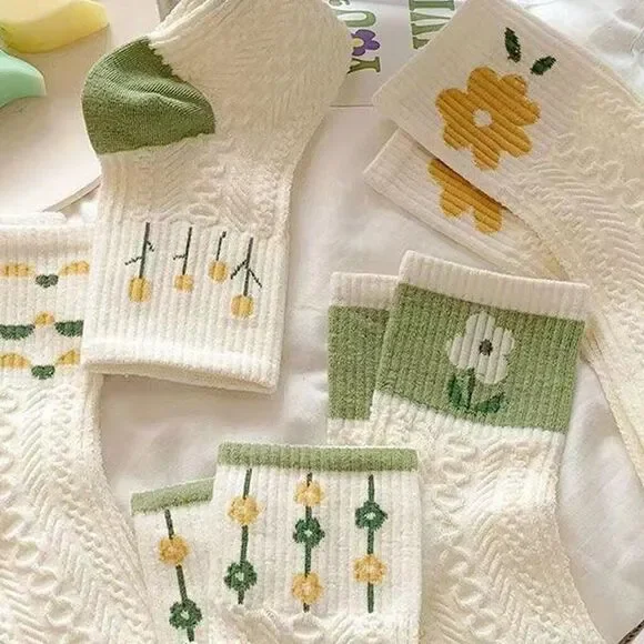 Women 5 Pairs Flowers Cotton Socks Comfort Casual Soft Fashion All Season Socks - Picture 6 of 6